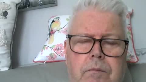 Snapshot of silverfoxpauly chatting on April 2026 12:50:02 PM silverfoxpauly online show from April 2026 12:50:02 PM