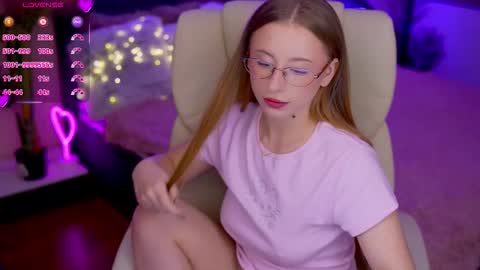 Snapshot of silverrmoon chatting on November 2025 10:26:02 AM Kristina Kris online show from November 2025 10:26:02 AM