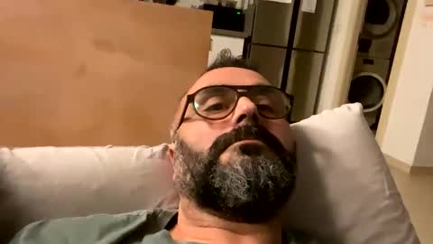 Snapshot of simon_bb chatting on December 2025 10:27:02 PM Si online show from December 2025 10:27:02 PM