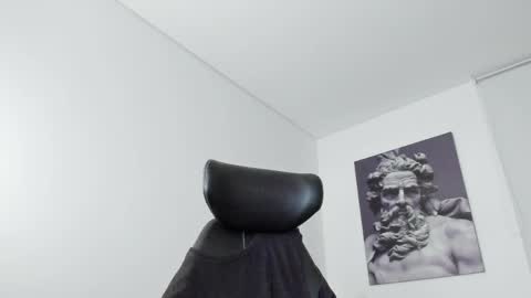 simon_leon01 online show from April 2026 01:19:02 AM