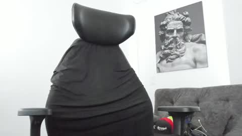 simon_leon01 online show from May 2026 12:33:02 PM