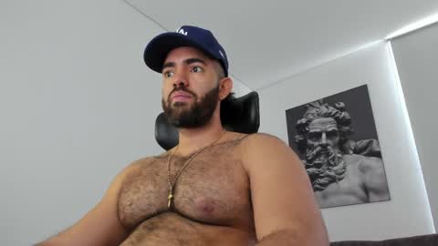 simon_leon01 online show from May 2026 02:56:01 PM