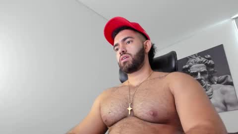 simon_leon01 online show from May 2026 10:07:01 PM