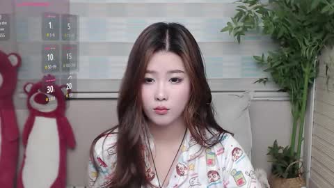 simonastephanie online show from October 2025 03:46:02 PM