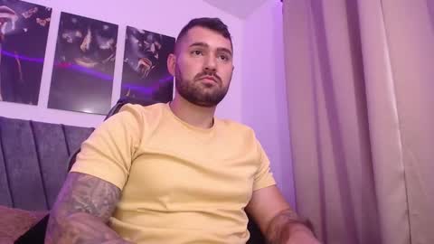 Snapshot of simonbeck chatting on December 2024 09:49:02 PM Simon online show from December 2024 09:49:02 PM