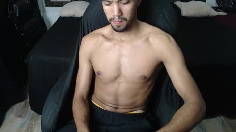 Snapshot of simple_guyy chatting on November 2025 04:29:02 AM Andrey online show from November 2025 04:29:02 AM