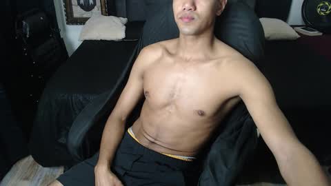 Snapshot of simple_guyy chatting on November 2025 05:35:02 AM Andrey online show from November 2025 05:35:02 AM