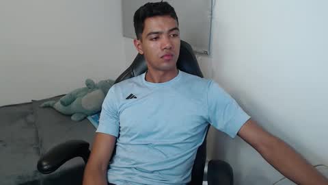 Snapshot of simple_guyy chatting on January 2026 02:38:01 AM Andrey online show from January 2026 02:38:01 AM