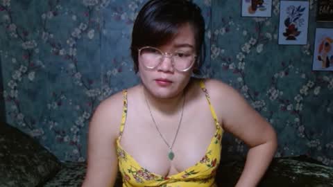 Snapshot of simply_niki chatting on November 2025 10:16:01 AM zia online show from November 2025 10:16:01 AM