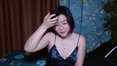 Snapshot of simply_niki chatting on February 2026 06:00:02 PM zia online show from February 2026 06:00:02 PM