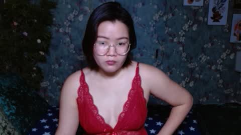 Snapshot of simply_niki chatting on February 2026 11:33:01 AM zia online show from February 2026 11:33:01 AM