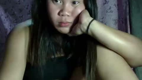 Snapshot of simply_y0urs chatting on February 2025 06:58:01 PM simply_y0urs online show from February 2025 06:58:01 PM