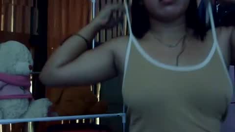 Snapshot of simply_y0urs chatting on October 2025 06:13:01 AM simply_y0urs online show from October 2025 06:13:01 AM