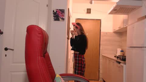 simyhvn online show from February 2026 05:12:02 AM