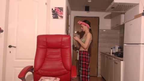 simyhvn online show from February 2026 06:28:01 AM