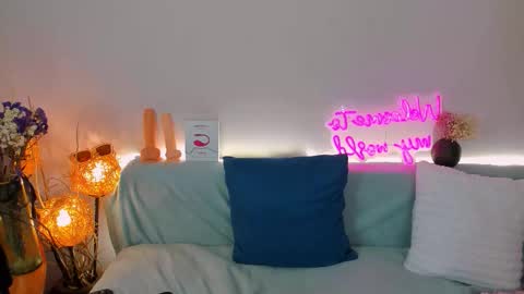 Sindy online show from November 2025 04:43:02 AM