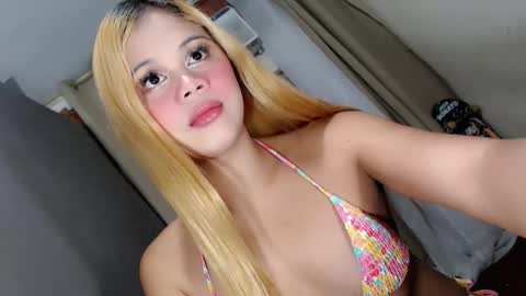 Snapshot of sinfulrose_ chatting on April 2026 10:26:02 PM sinfulrose_ online show from April 2026 10:26:02 PM