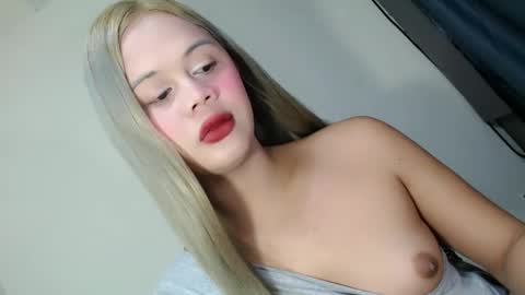 Snapshot of sinfulrose_ chatting on May 2026 10:28:01 PM sinfulrose_ online show from May 2026 10:28:01 PM