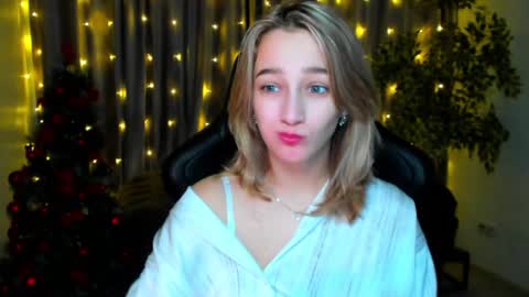 Sinty Noria online show from December 2024 08:10:02 AM