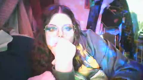 Siofra online show from February 2025 02:53:02 AM