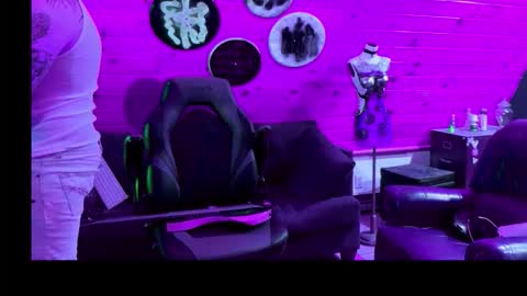 Snapshot of siphonophorslaysstrings chatting on February 2026 11:27:02 AM Unbridledfuckingcrazy online show from February 2026 11:27:02 AM