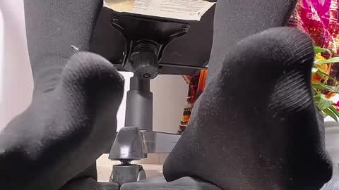 only foot                         worshipers here online show from January 2025 03:20:02 AM