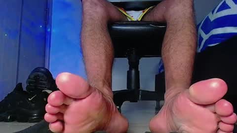 only foot                         worshipers here online show from February 2026 04:38:01 AM