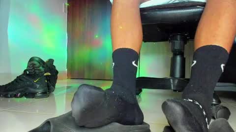 only foot                         worshipers here online show from May 2026 04:28:01 AM