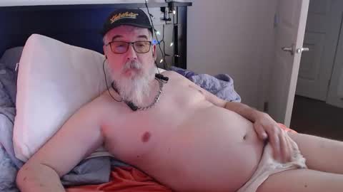 Snapshot of sirbeercan chatting on December 2025 07:56:02 AM sir beer can the friendly hermit online show from December 2025 07:56:02 AM