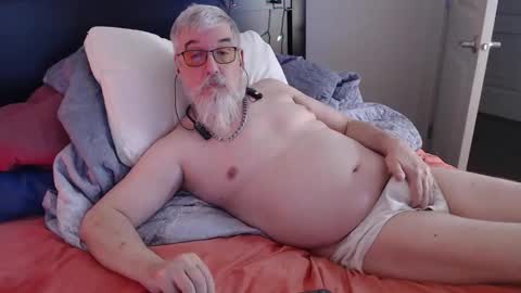 Snapshot of sirbeercan chatting on December 2025 11:20:02 PM sir beer can the friendly hermit online show from December 2025 11:20:02 PM