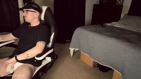 Snapshot of sirdaddymcqween chatting on February 2026 07:03:02 AM Sir Daddy McQween online show from February 2026 07:03:02 AM