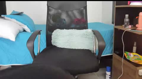 Snapshot of siul_bigcock chatting on December 2024 10:56:02 PM Siul Thompson online show from December 2024 10:56:02 PM