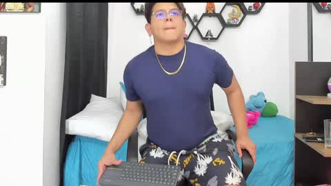 Snapshot of siul_bigcock chatting on January 2025 03:12:02 AM Siul Thompson online show from January 2025 03:12:02 AM