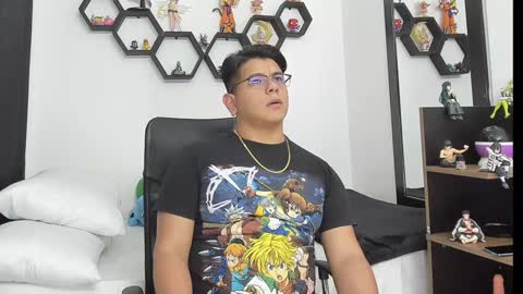 Snapshot of siul_bigcock chatting on January 2025 07:24:01 PM Siul Thompson online show from January 2025 07:24:01 PM