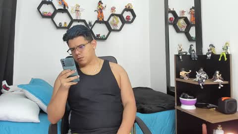 Snapshot of siul_bigcock chatting on February 2025 12:22:02 PM Siul Thompson online show from February 2025 12:22:02 PM