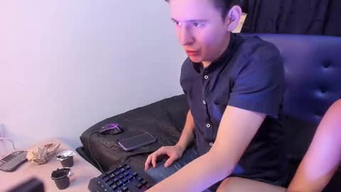 Snapshot of skarleth_and_aaron chatting on March 2025 04:07:02 PM Skarleth and Aaron online show from March 2025 04:07:02 PM