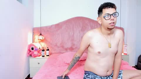 skarletruiz online show from December 2025 07:09:01 PM