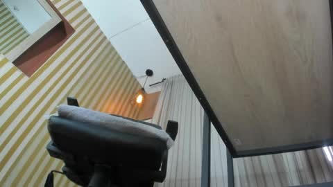 skarlettbarnes online show from April 2026 12:10:01 PM