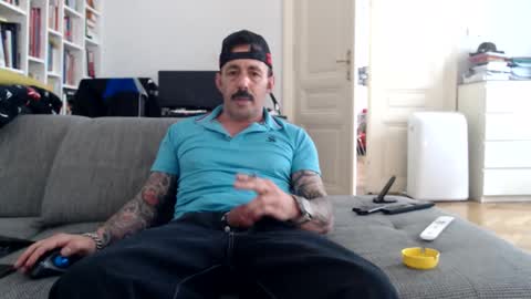 Snapshot of skaterproll chatting on April 2026 09:48:02 AM skaterproll online show from April 2026 09:48:02 AM