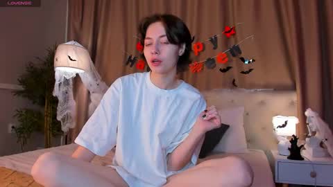 Snapshot of skelerata chatting on October 2025 01:41:02 AM Emily online show from October 2025 01:41:02 AM