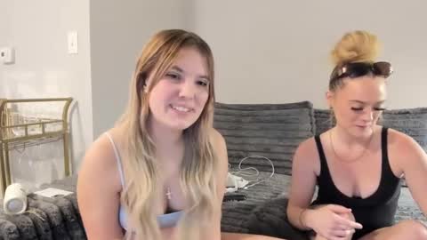 Snapshot of skiimaskabby chatting on October 2025 06:47:01 AM skiimaskabby online show from October 2025 06:47:01 AM