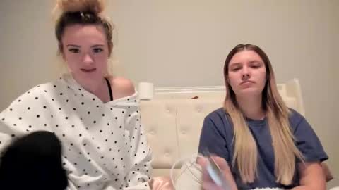 Snapshot of skiimaskabby chatting on November 2025 02:45:01 AM skiimaskabby online show from November 2025 02:45:01 AM