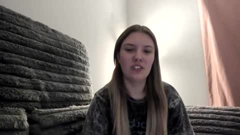 Snapshot of skiimaskabby chatting on December 2025 02:31:01 AM skiimaskabby online show from December 2025 02:31:01 AM