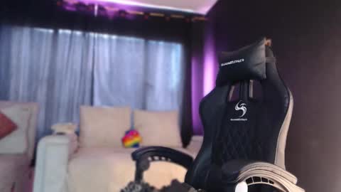 Snapshot of skinny_raven chatting on January 2026 07:11:01 PM Marion online show from January 2026 07:11:01 PM