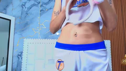 Snapshot of skinnyandcute_ chatting on February 2025 03:01:02 AM Mariah Black online show from February 2025 03:01:02 AM