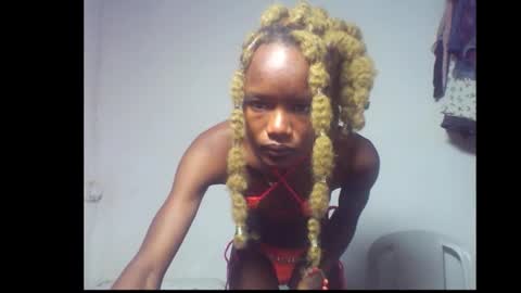 Snapshot of skinnybeauty1 chatting on December 2025 08:19:02 AM Linda independent model online show from December 2025 08:19:02 AM