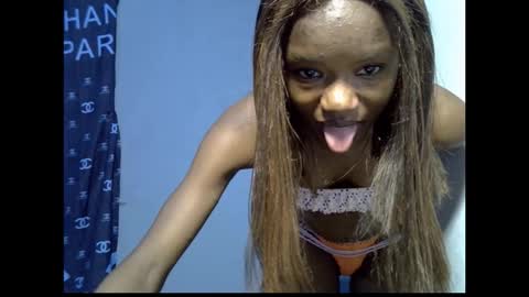 Snapshot of skinnybeauty1 chatting on February 2026 06:28:01 PM Linda independent model online show from February 2026 06:28:01 PM