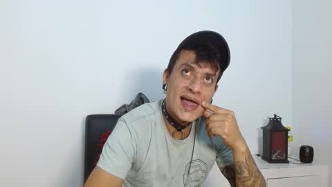 Snapshot of skinnydevil1 chatting on February 2026 03:35:02 AM skinnydevil1 online show from February 2026 03:35:02 AM