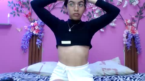 sofia online show from December 2025 01:20:01 PM