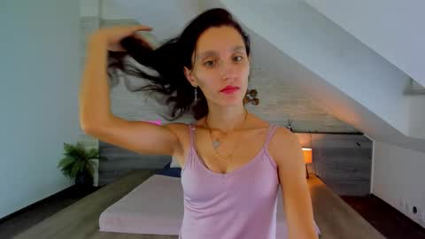 Snapshot of skinnystar_ chatting on November 2025 05:17:01 AM Julia online show from November 2025 05:17:01 AM